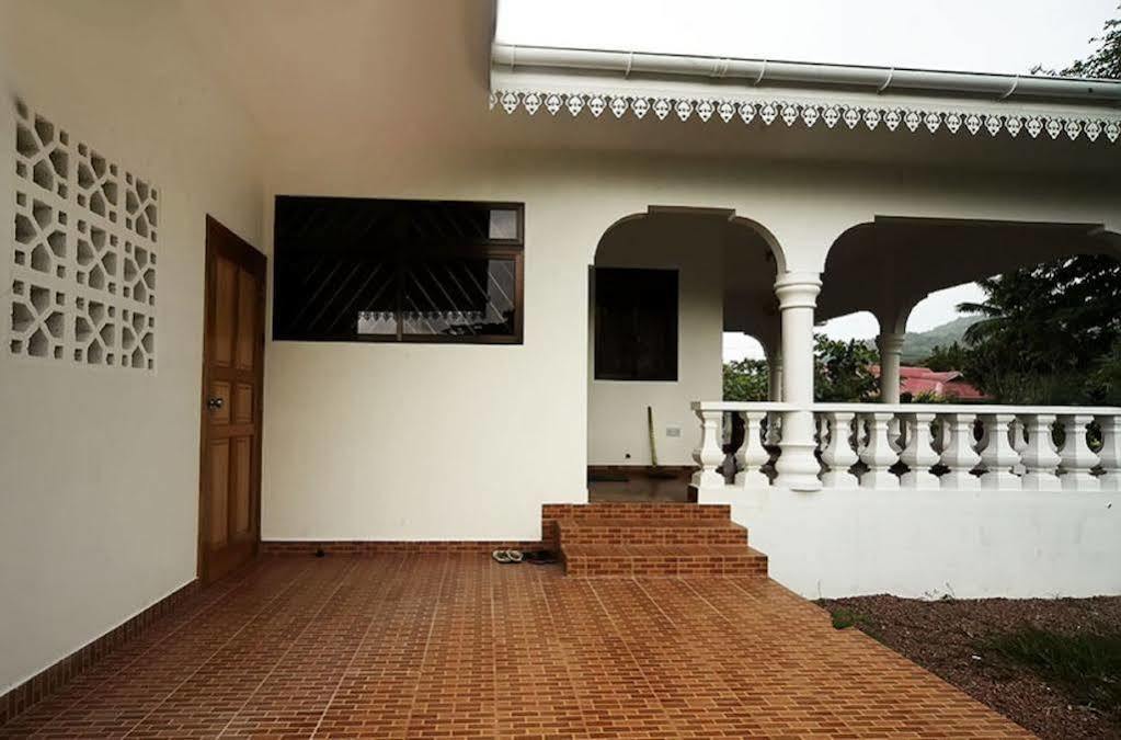 Coco Bay Guest House Anse Volbert Village  Exterior photo